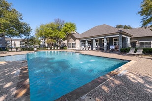 Mayfield Park Apartments in Arlington, TX - Building Photo