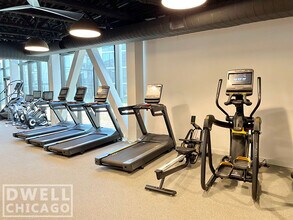 2145 N Elston Ave, Unit 1 in Chicago, IL - Foto de edificio - Building Photo