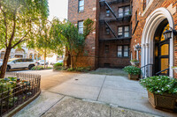 4333 46th St in Sunnyside, NY - Foto de edificio - Building Photo