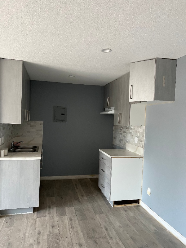 1108 W 110th St in Los Angeles, CA - Building Photo - Building Photo