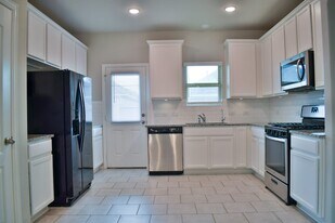 31619 Heguy Pass in Fulshear, TX - Building Photo