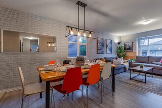 686 E Cordova St in Vancouver, BC - Building Photo - Building Photo