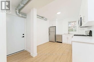 127 Victoria Ave in Hamilton, ON - Building Photo - Building Photo