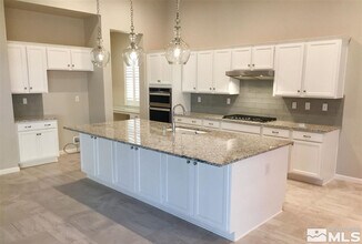 9485 Hawkshead Rd in Reno, NV - Building Photo - Building Photo