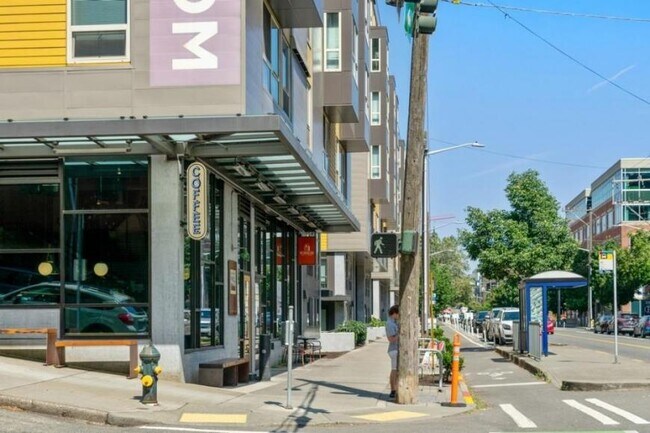 900 Aurora Ave N in Seattle, WA - Building Photo - Building Photo