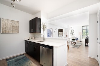 14W Apartments in Washington, DC - Building Photo - Building Photo