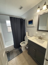 548 NW 2nd Way in Deerfield Beach, FL - Building Photo - Building Photo