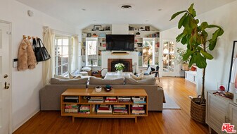 11622 Sunshine Terrace in Los Angeles, CA - Building Photo