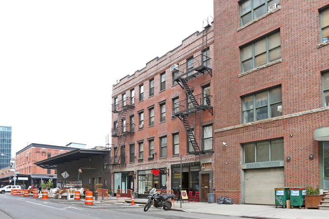 803-807 Washington St in New York, NY - Building Photo - Building Photo