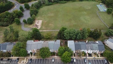 6354 Field Flower Trail in Centreville, VA - Foto de edificio - Building Photo