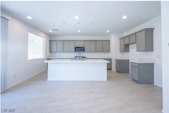 10407 Sadie Blake Ave in Las Vegas, NV - Building Photo - Building Photo