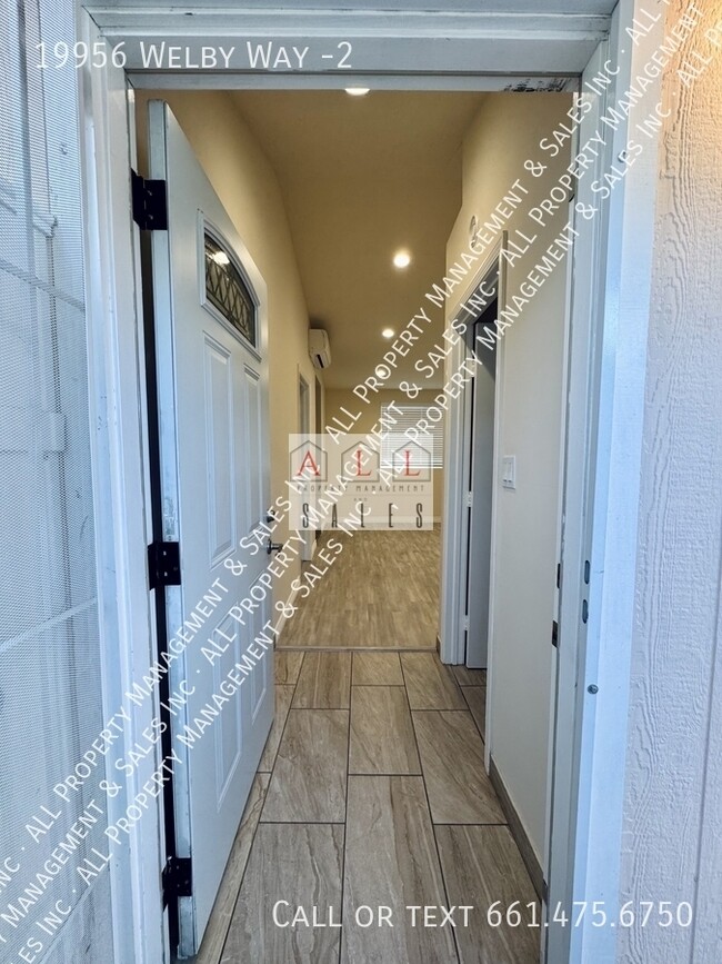 19956 Welby Way in Los Angeles, CA - Building Photo - Building Photo