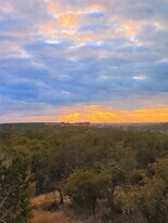12001 Vista Parke Dr, Unit 902 in Austin, TX - Building Photo