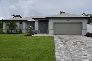 4666 Villa Capri Ln in Bonita Springs, FL - Building Photo