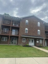 1150 Tollis Pkwy in Broadview Heights, OH - Building Photo