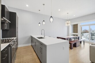 725 W 17th St in Chicago, IL - Building Photo - Building Photo