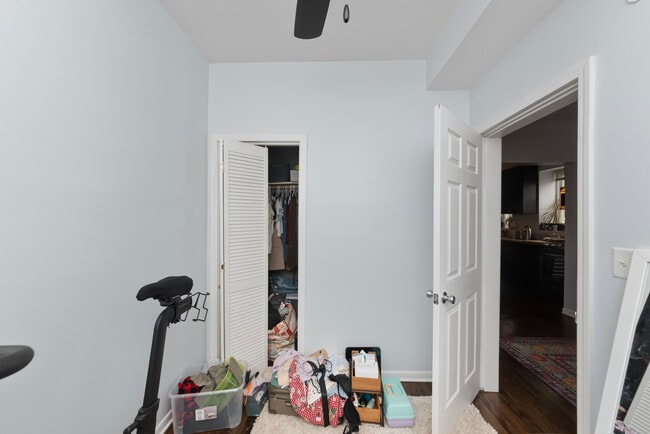 property at 2348 W Moffat St