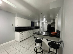 1345 N Van Ness Ave in Fresno, CA - Building Photo - Building Photo