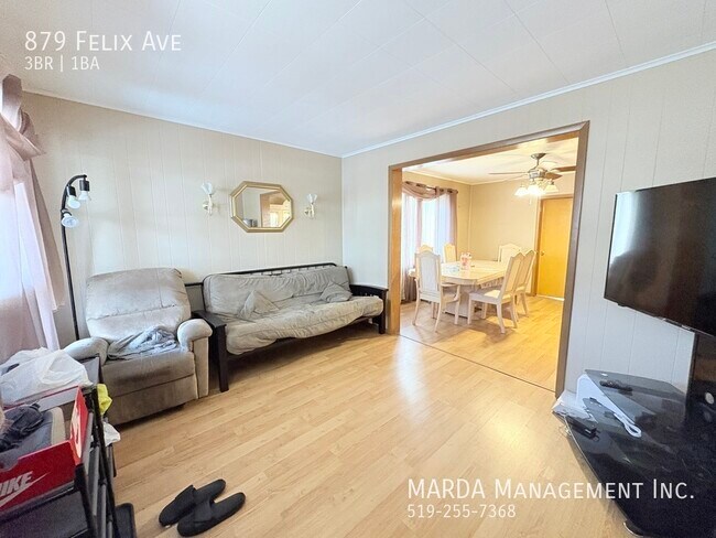 879 Felix Ave in Windsor, ON - Building Photo - Building Photo