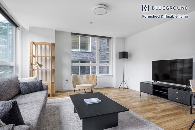 400 Boren Ave N-Unit -FL3-ID214 in Seattle, WA - Building Photo - Building Photo