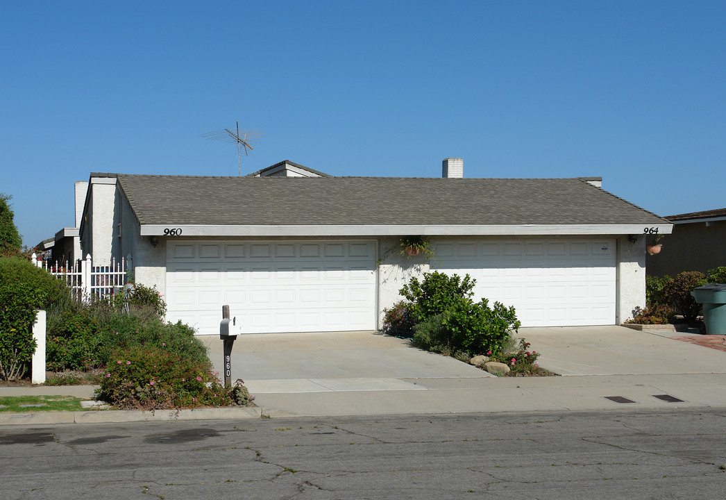 960-964 Catamaran St in Oxnard, CA - Building Photo