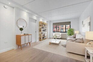 10 Rutgers St in New York, NY - Building Photo