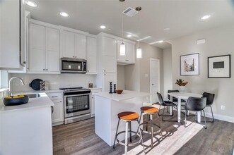 2116 Shea Rd in Dallas, TX - Building Photo - Building Photo