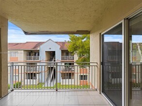 18870 NW 57th Ave in Hialeah, FL - Building Photo - Building Photo