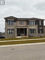 21 Kingsbury Trl in Barrie, ON - Building Photo