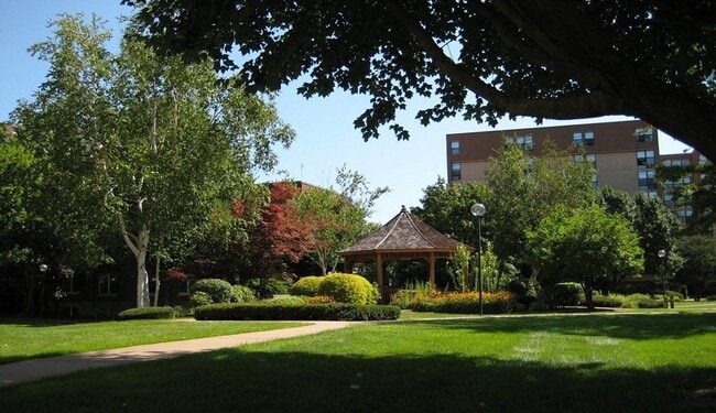 170 Sisson Ave in Hartford, CT - Foto de edificio - Building Photo