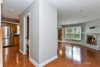 453 Kensington Ct in Naperville, IL - Building Photo - Building Photo