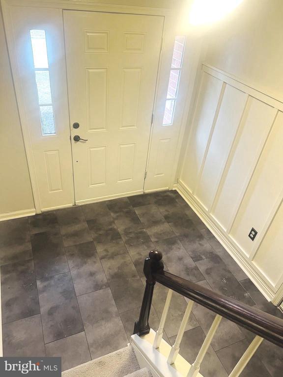 property at 8024 Hollow Reed Ct