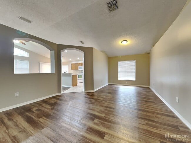 13461 Staghorn Rd in Tampa, FL - Building Photo - Building Photo