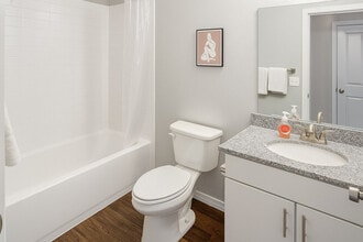 2401 High St in Des Moines, IA - Building Photo - Building Photo