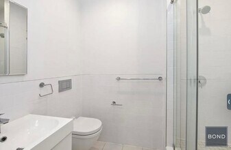 210-220 East 22nd Street in New York, NY - Building Photo - Building Photo
