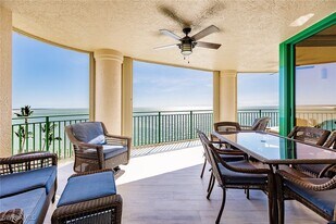 980 Cape Marco Dr in Marco Island, FL - Building Photo