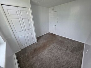 225-225 Newkirk St in Kingston, NY - Building Photo - Building Photo