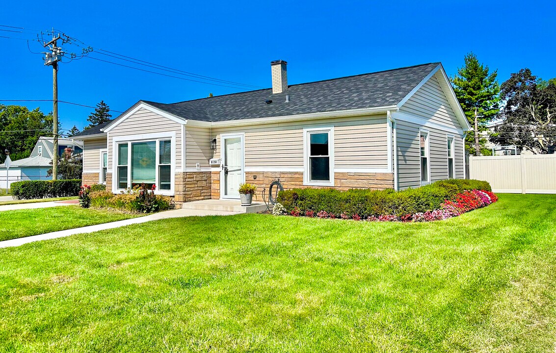 8150 W Winnemac Ave in Norridge, IL - Building Photo