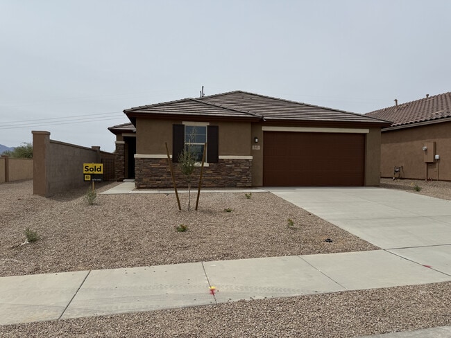 property at 945 W Calle Alta Curva