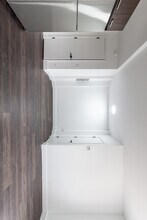 1555 W Hollywood Ave in Chicago, IL - Building Photo - Building Photo