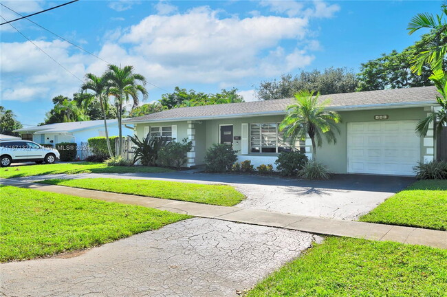 481 SW 55th Terrace in Plantation, FL - Building Photo - Building Photo