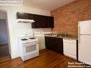 248 Brookline St, Unit 3 in Cambridge, MA - Building Photo - Building Photo