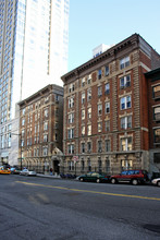 345 W 70th St in New York, NY - Building Photo - Building Photo