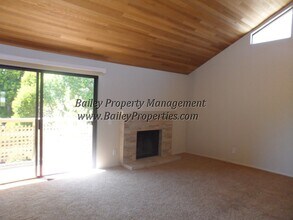 2042 Dolphin Dr in Aptos, CA - Building Photo - Building Photo