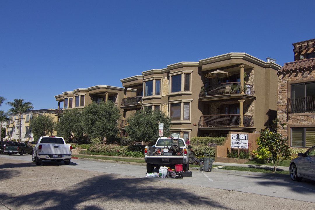 Eads Of La Jolla in La Jolla, CA - Building Photo