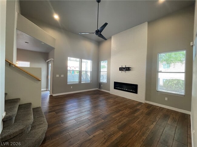 10516 India Hawthorn Ave in Las Vegas, NV - Building Photo - Building Photo