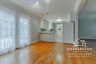 1452 Birthright St in Charleston, SC - Foto de edificio - Building Photo