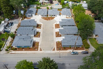 1002 SE N St in Grants Pass, OR - Building Photo - Building Photo