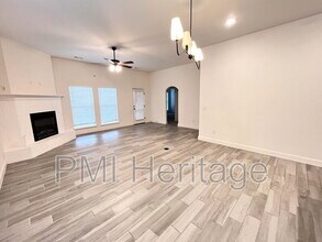 6002 NW Meade St in Bentonville, AR - Building Photo - Building Photo