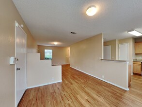 7537 Amber Dr in Dallas, TX - Building Photo - Building Photo
